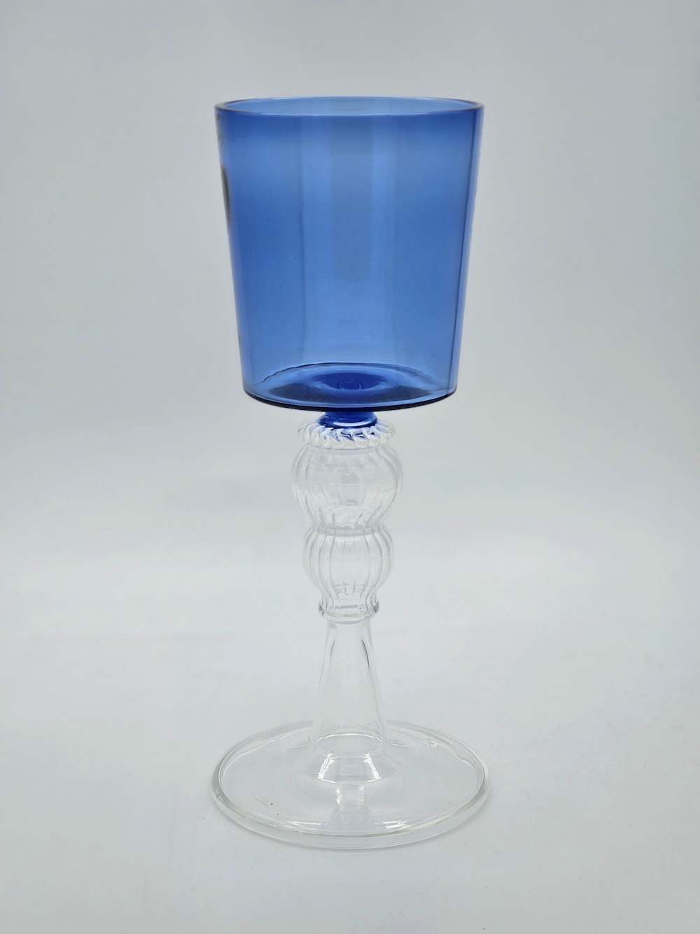 les-ottomans-weinglas-hoch-blau image 2