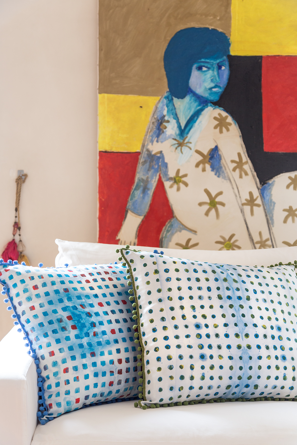 les-ottomans-kissenbezug-seide-green-polka-dot-tassel image 3