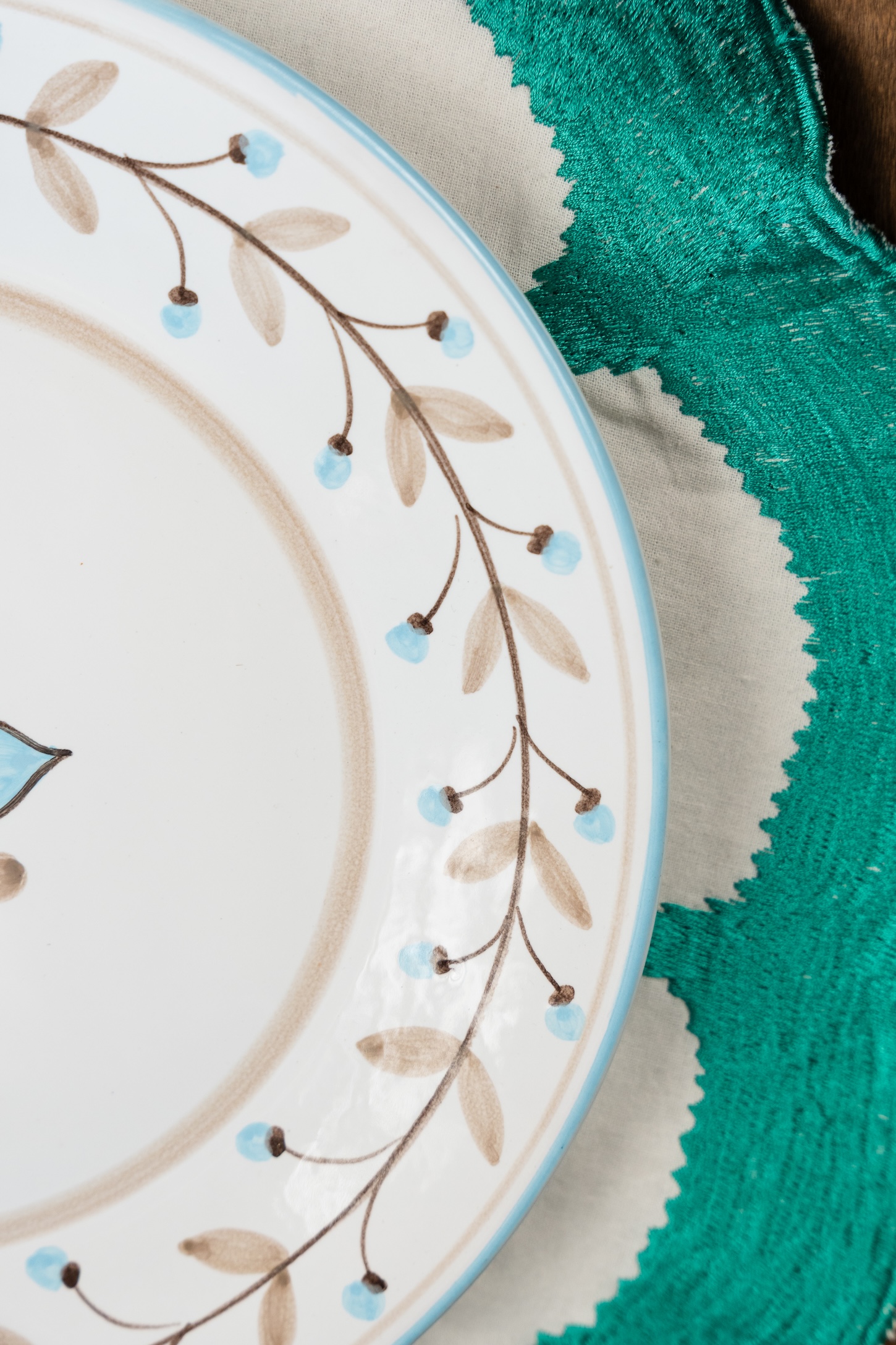 les-ottomans-dessertteller-keramik-handbemalt-floral image 2