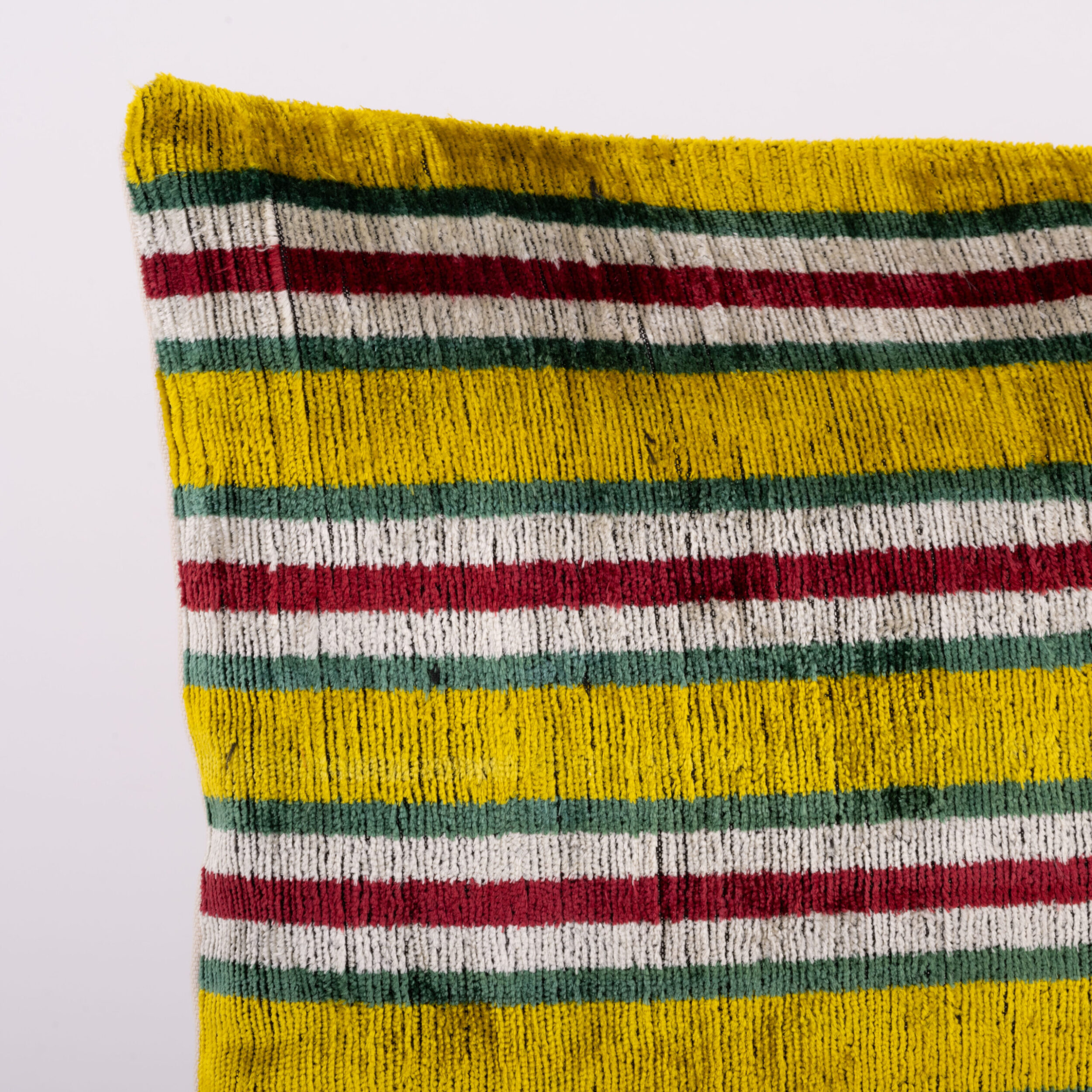 les-ottomans-v673-kissenbezug-aus-seidensamt-ikat image 5