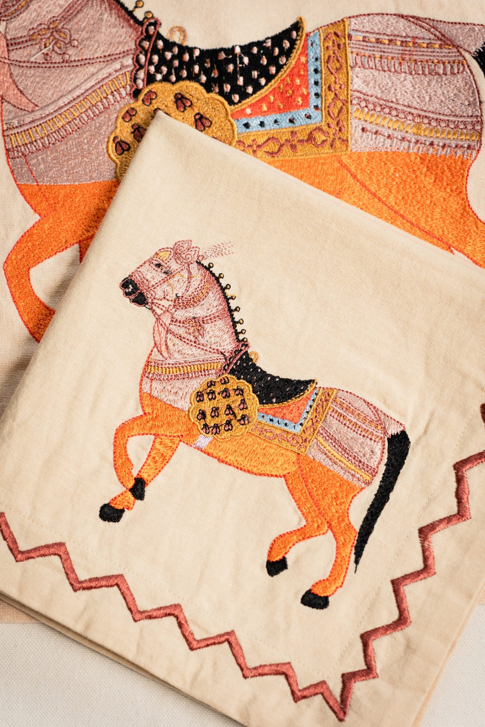 les-ottomans-cavallo-platzset-serviette-baumwolle-bestickt-pferd image 3