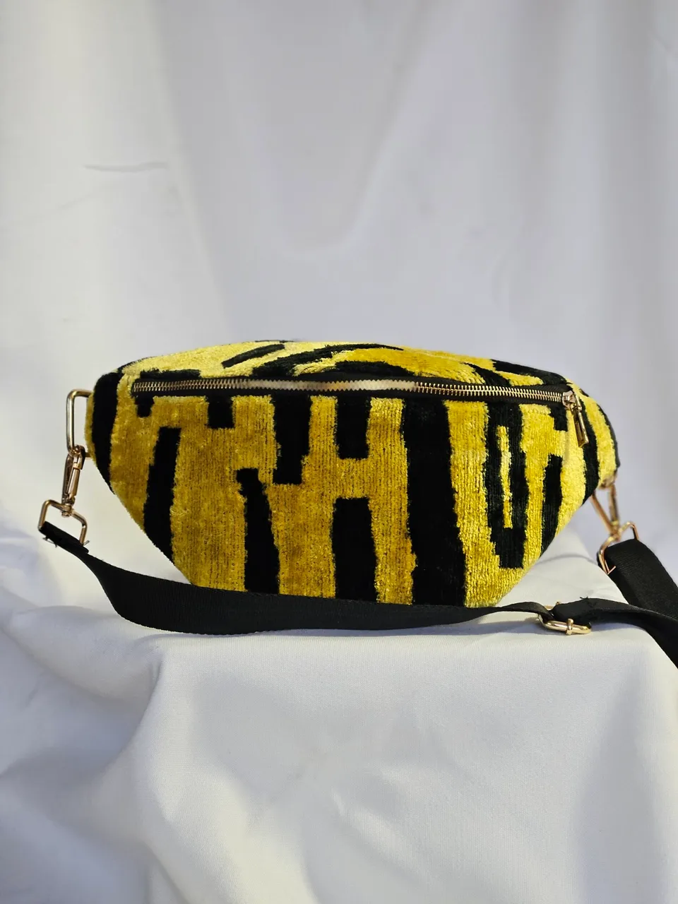 les-ottomans-marsupio-g-rteltasche-velluto-di-seta-tiger image 1