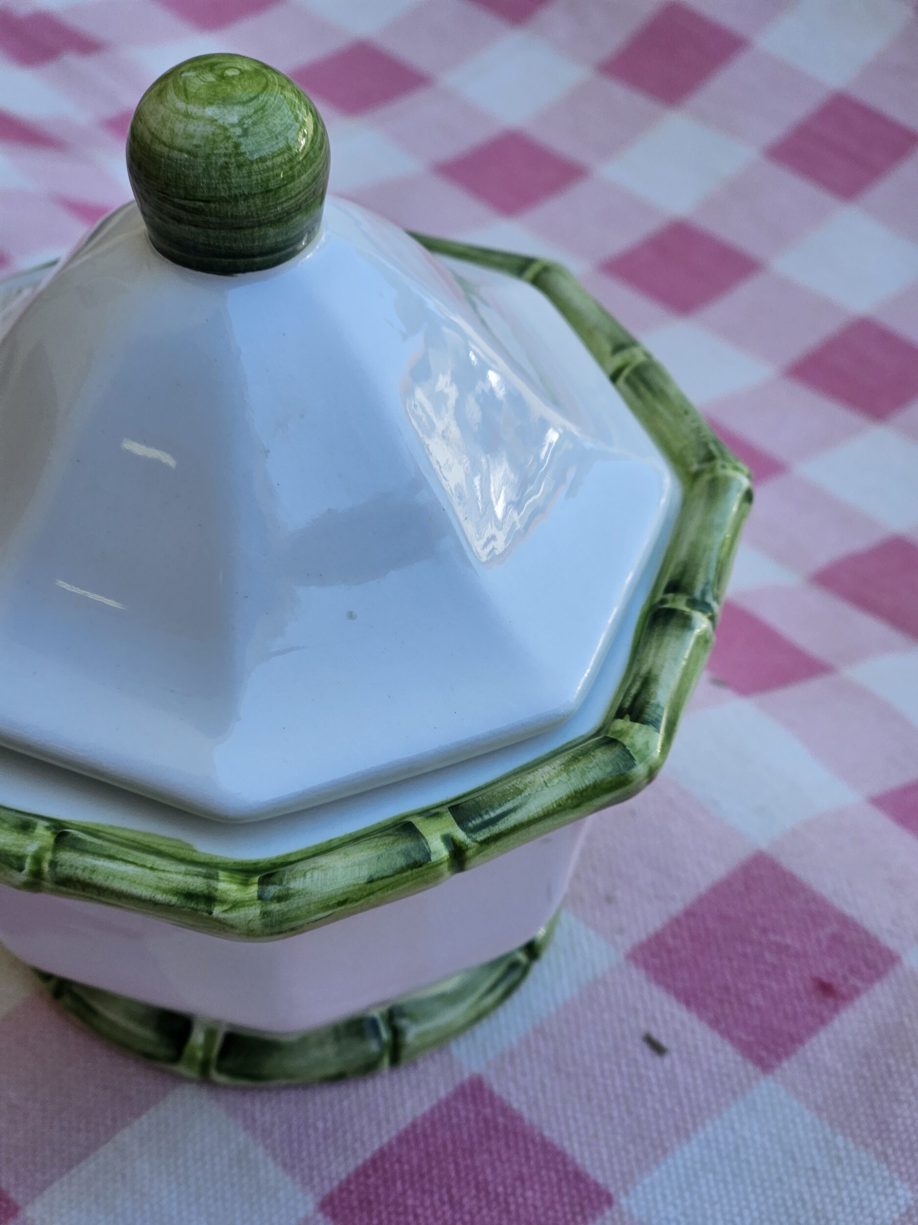 les-ottomans-dose-mit-deckel-aus-handbemalter-keramik image 3