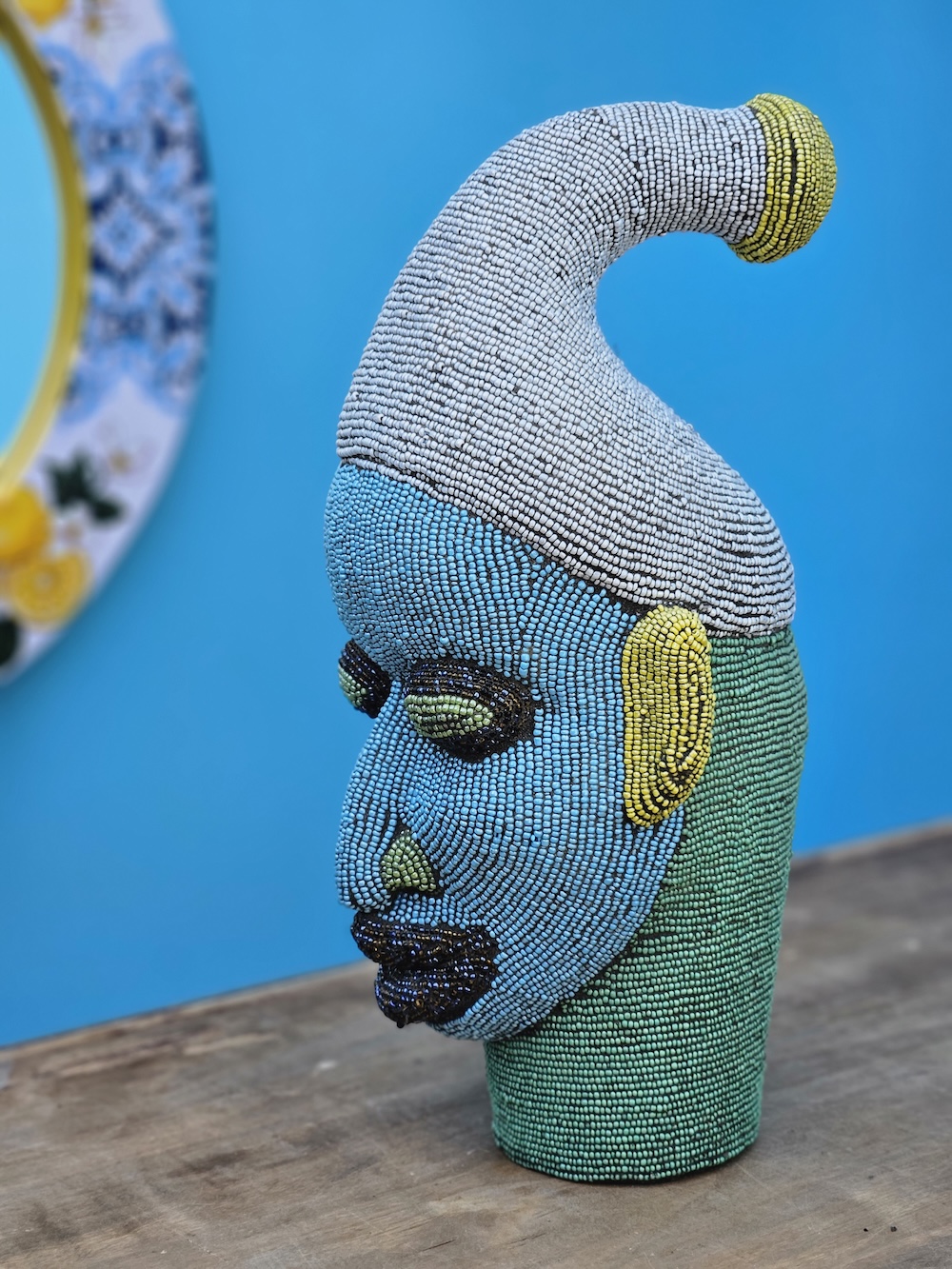 les-ottomans-afrikanischer-perlenkopf-gro-handgefertigte-deko-skulptur image 3