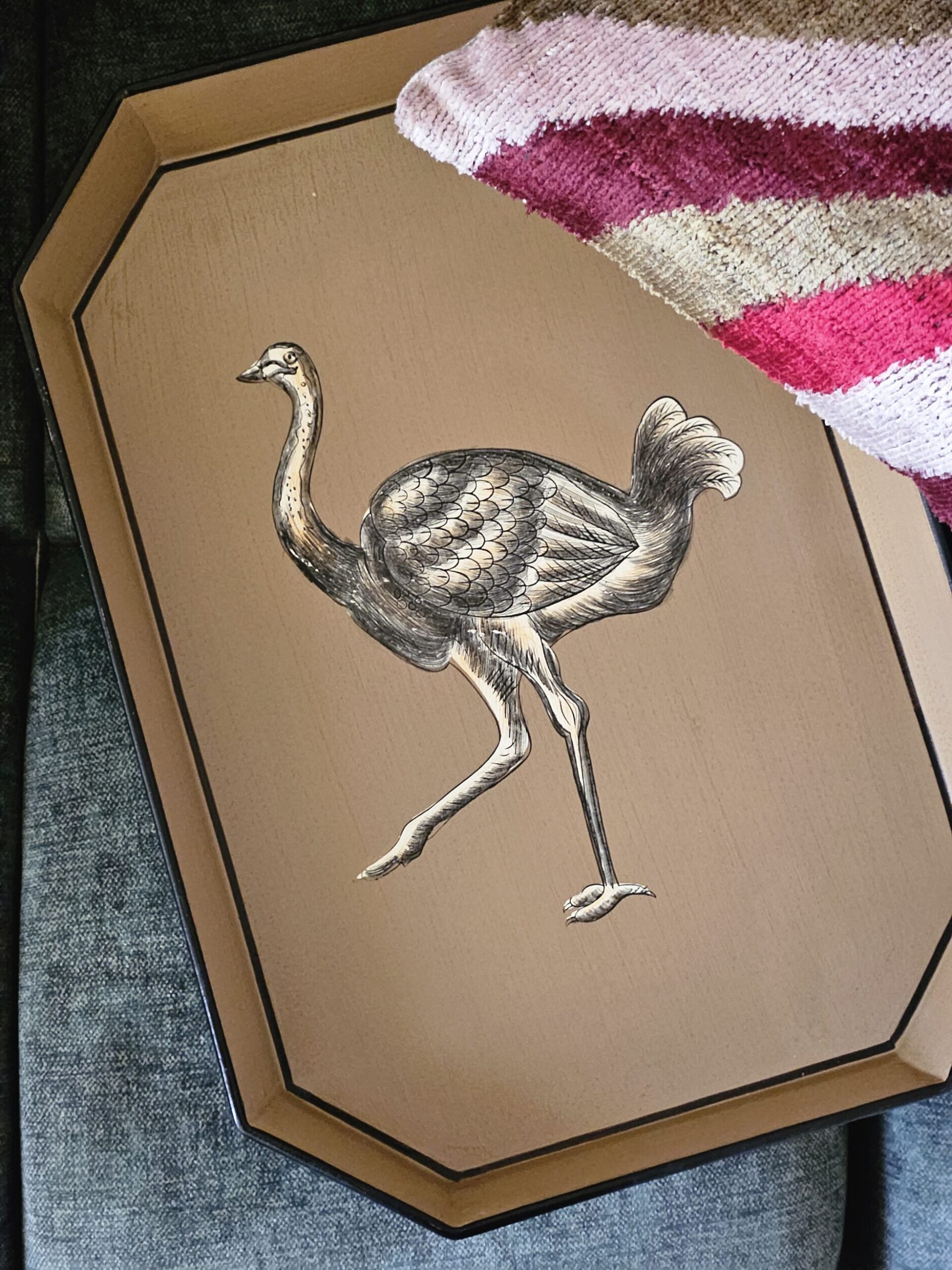 les-ottomans-tablett-ostrich-aus-eisen-handbemalt image 2
