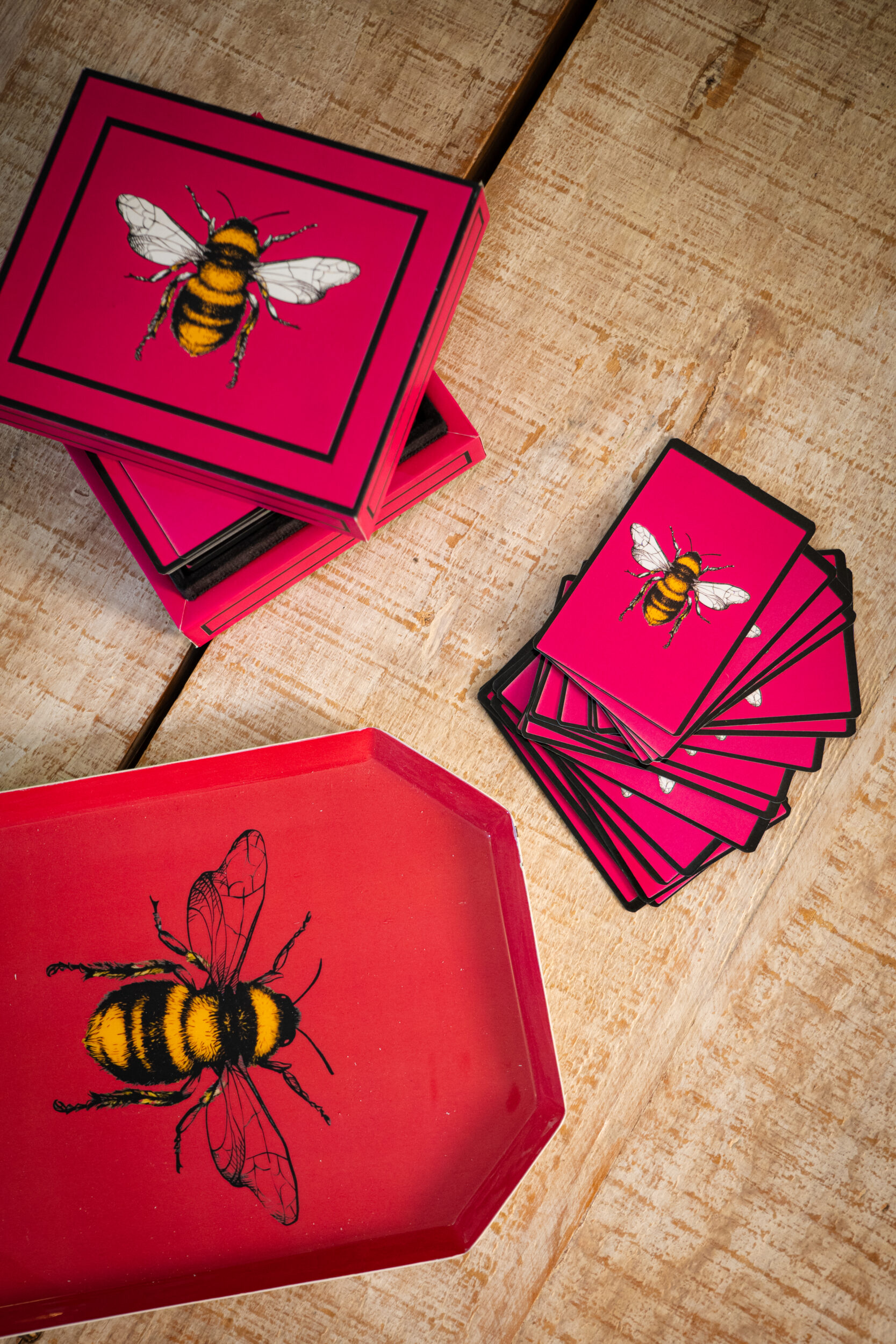 les-ottomans-spielkarten-set-biene-mit-aufbewahrungsbox image 3