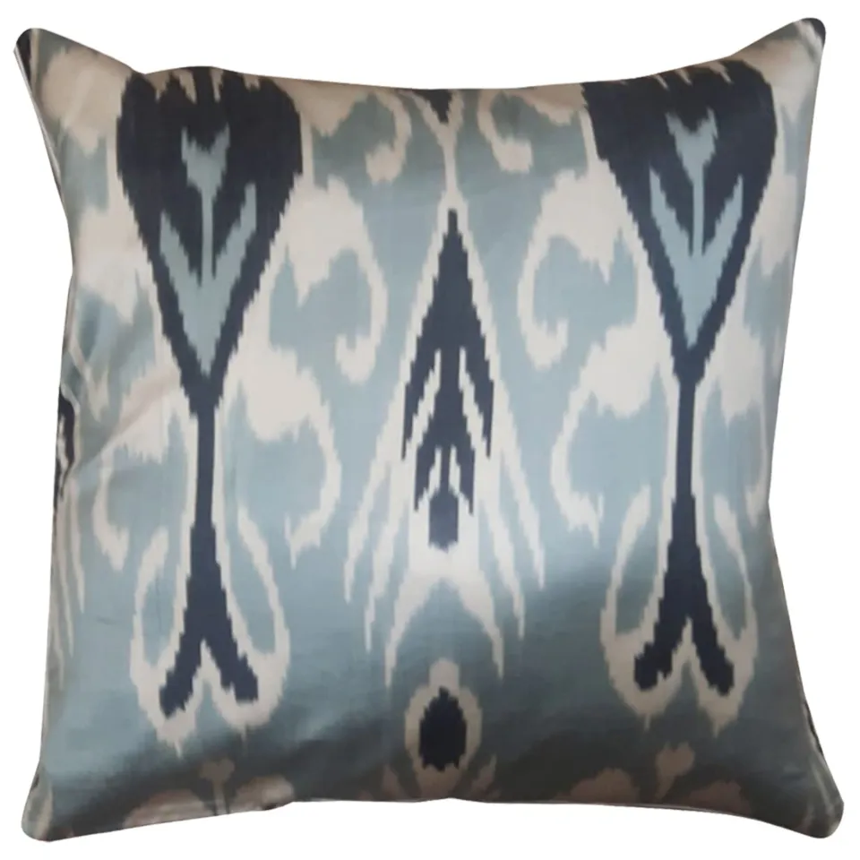 les-ottomans-si29-kissenbezug-aus-ikat-seide image 1