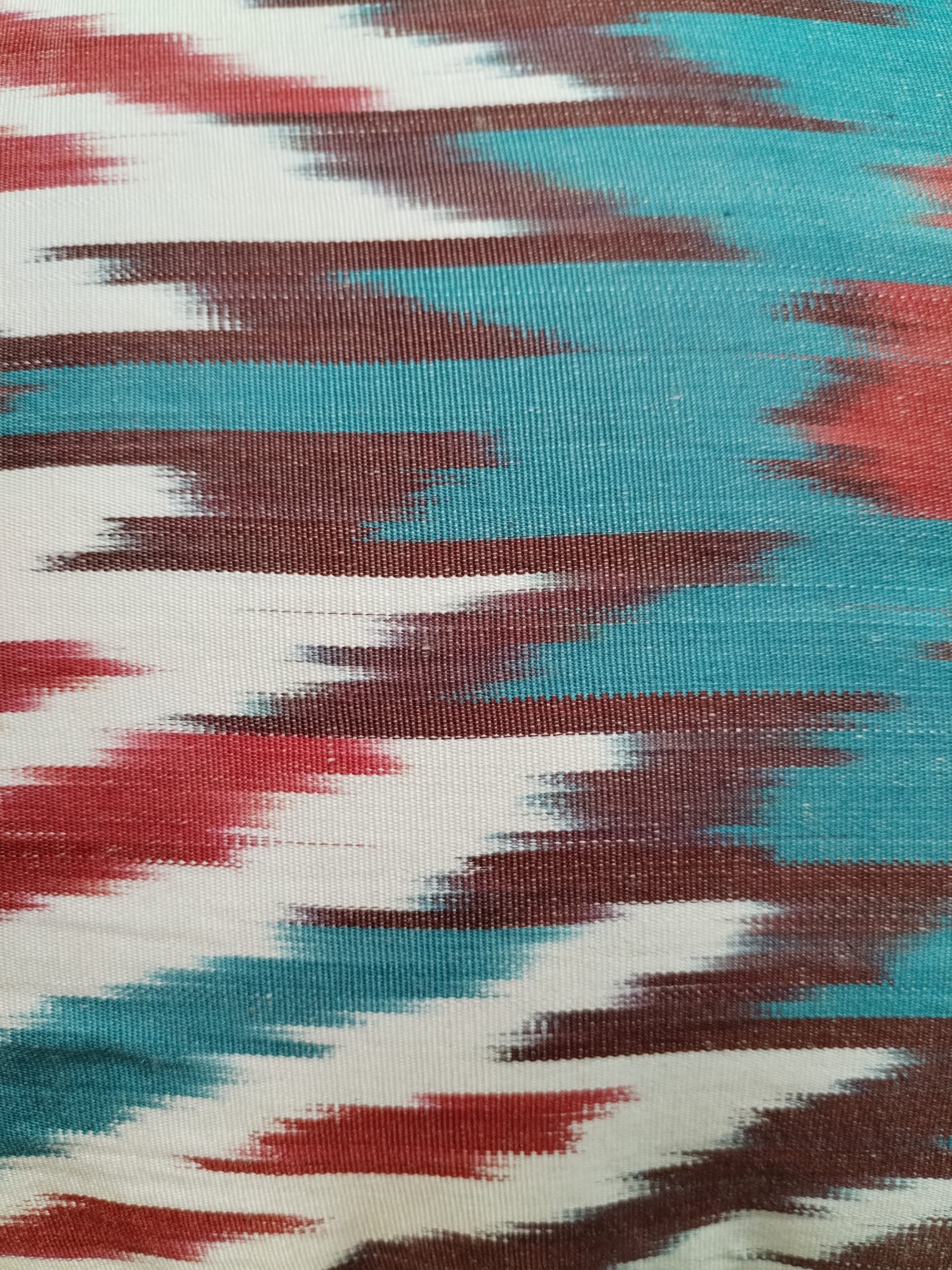 les-ottomans-kissenbezug-seide-ikat image 2