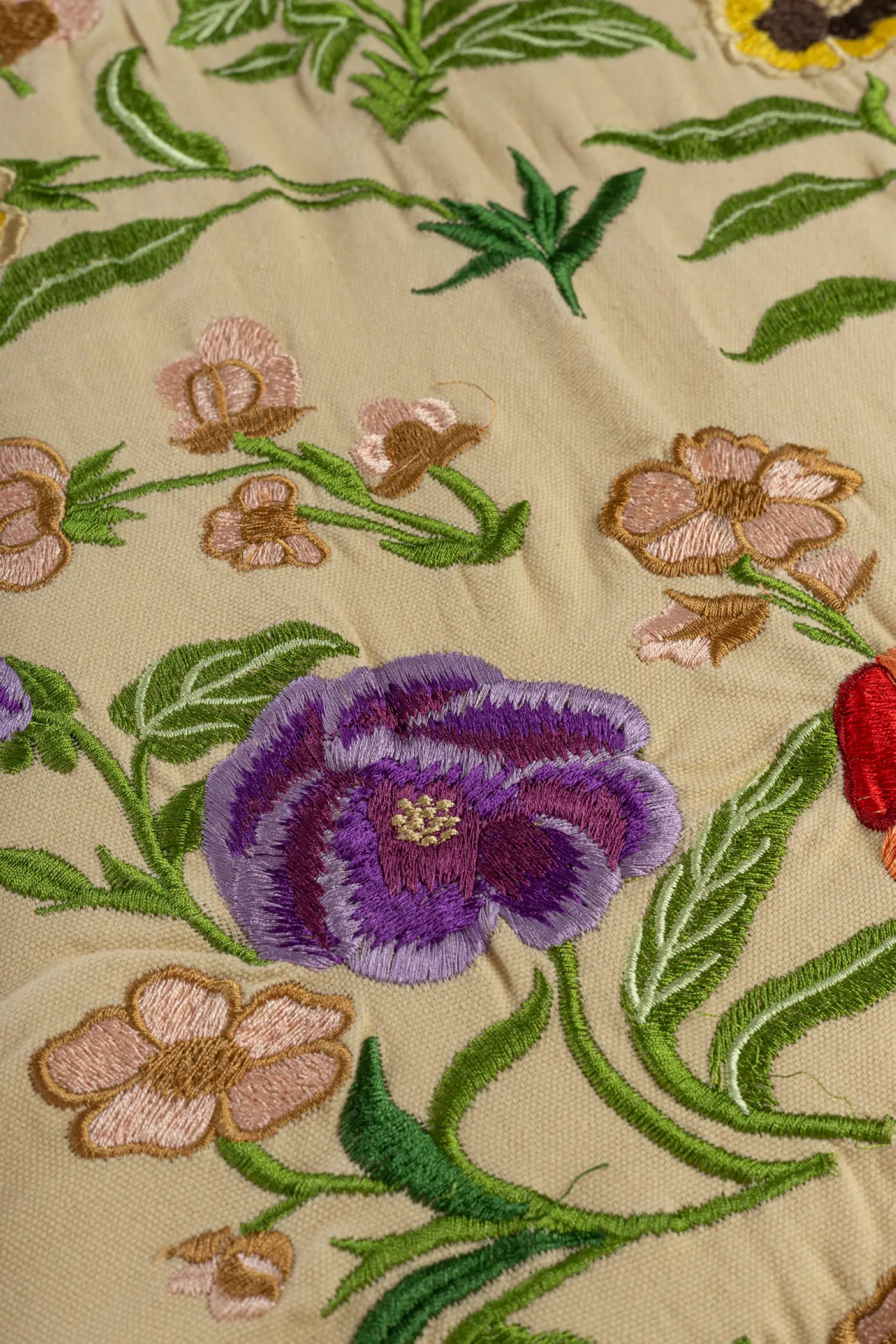 les-ottomans-ebt03-tischdecke-aus-baumwolle-mit-blumenstickerei image 3