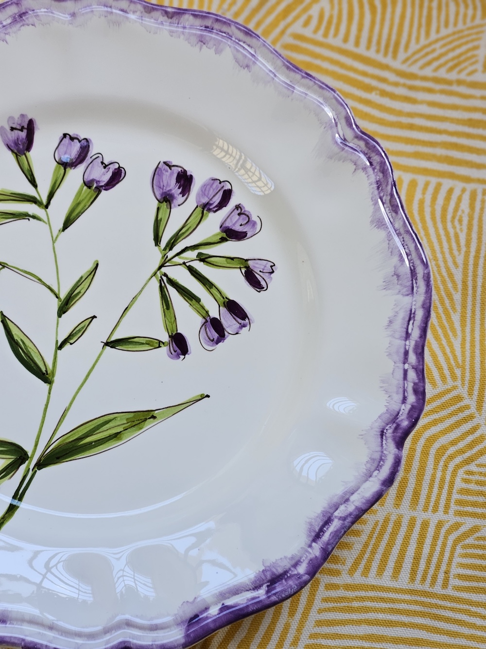 les-ottomans-teller-flach-keramik-handbemalt-fiore-viola image 2