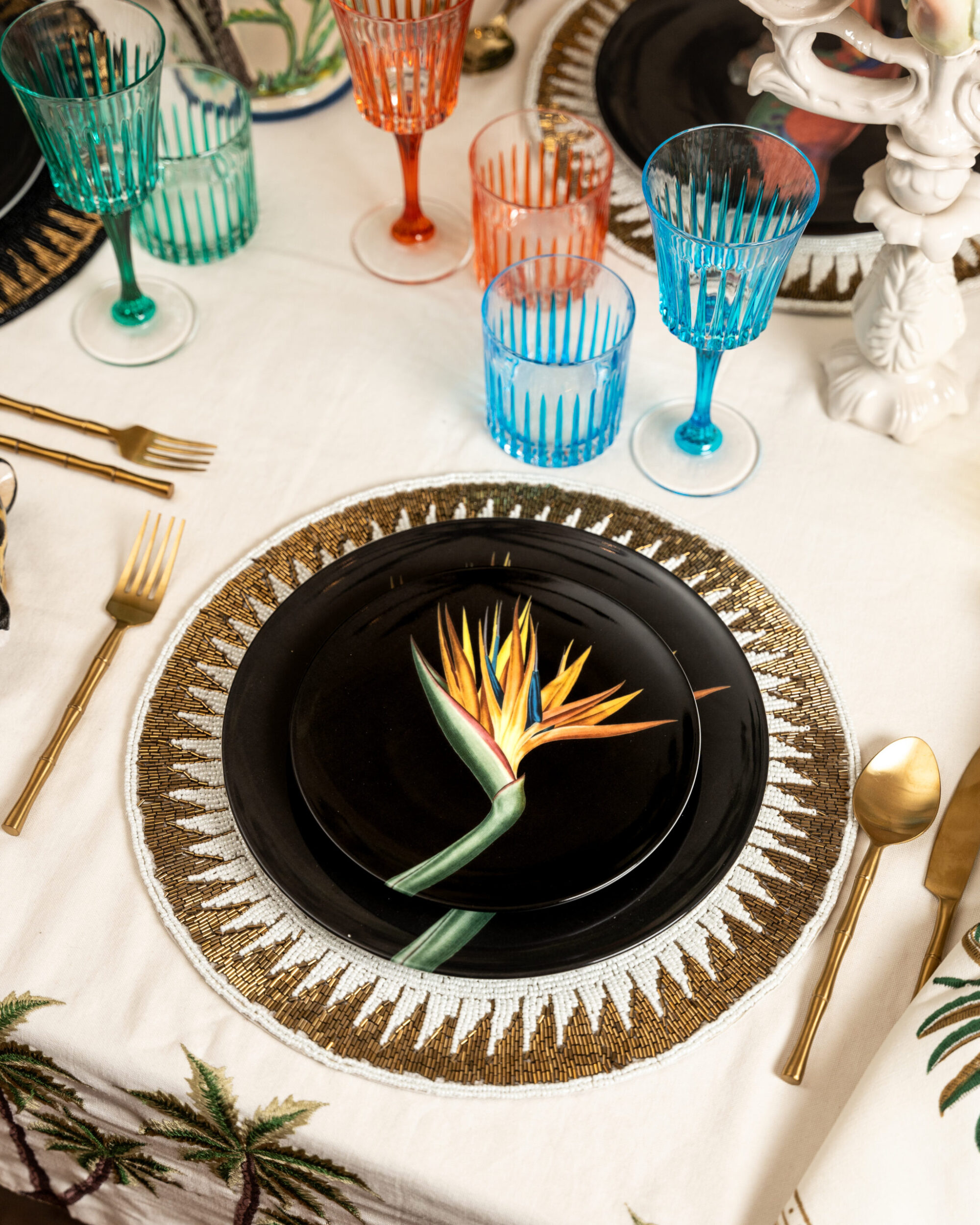 les-ottomans-the-black-collection-dessertteller-porzellan-bird-of-paradise image 2