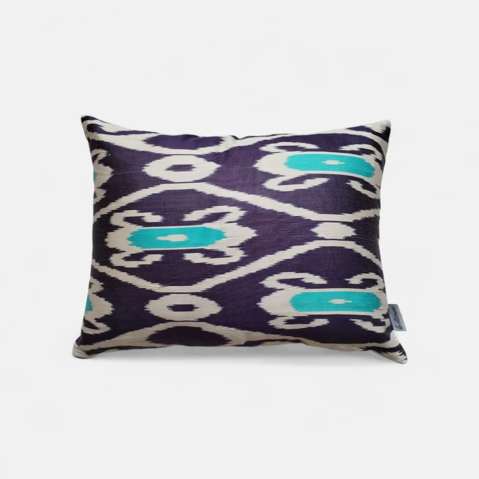 les-ottomans-kissenbezug-aus-seide-ikat-2 image 1