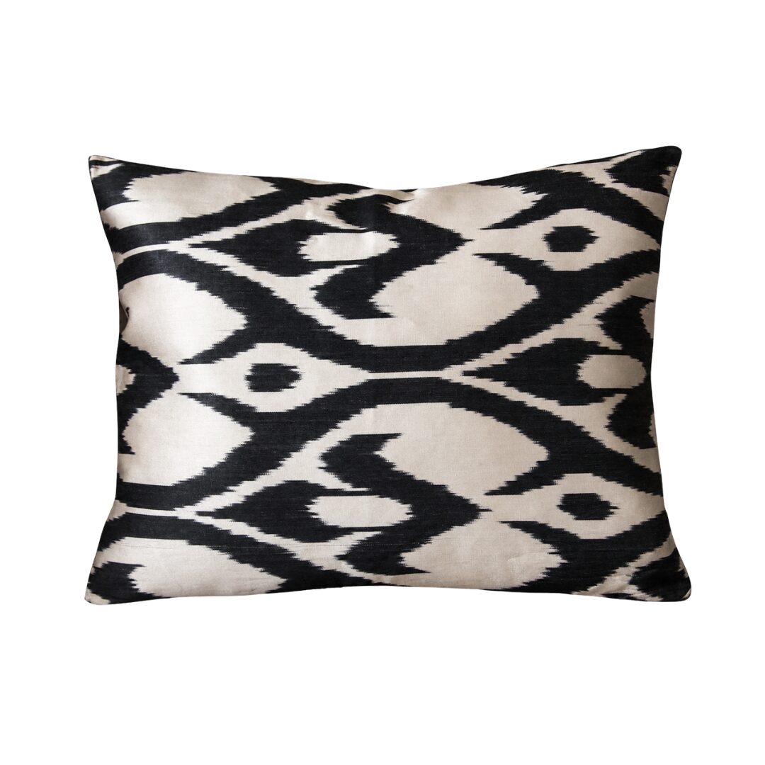 les-ottomans-s197-kissenbezug-seide-ikat image 1