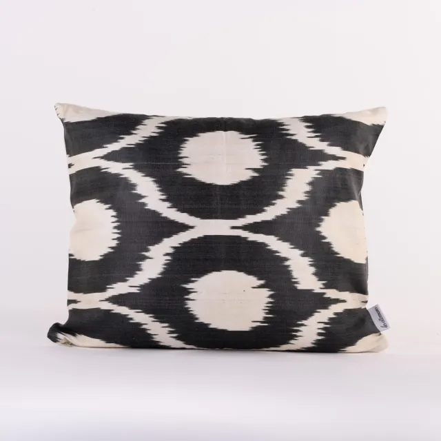 les-ottomans-kissenbezug-s239-aus-seide-ikat image 1