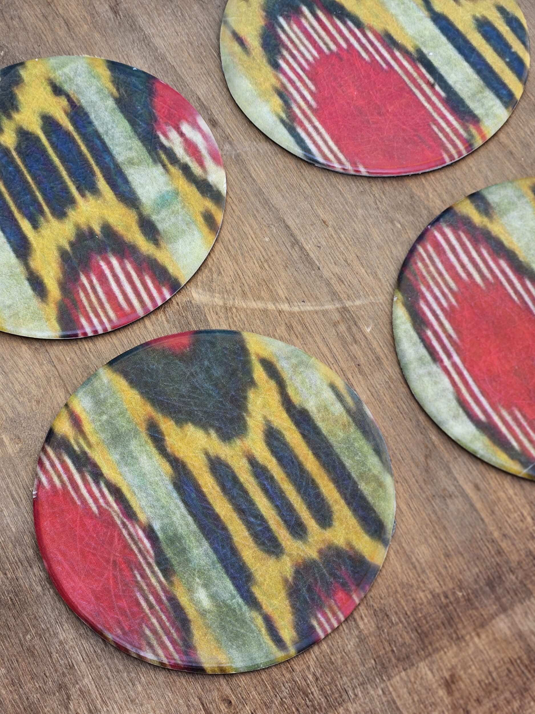 les-ottomans-glasfaser-untersetzer-ikat-4er-set-bunte-coaster image 3