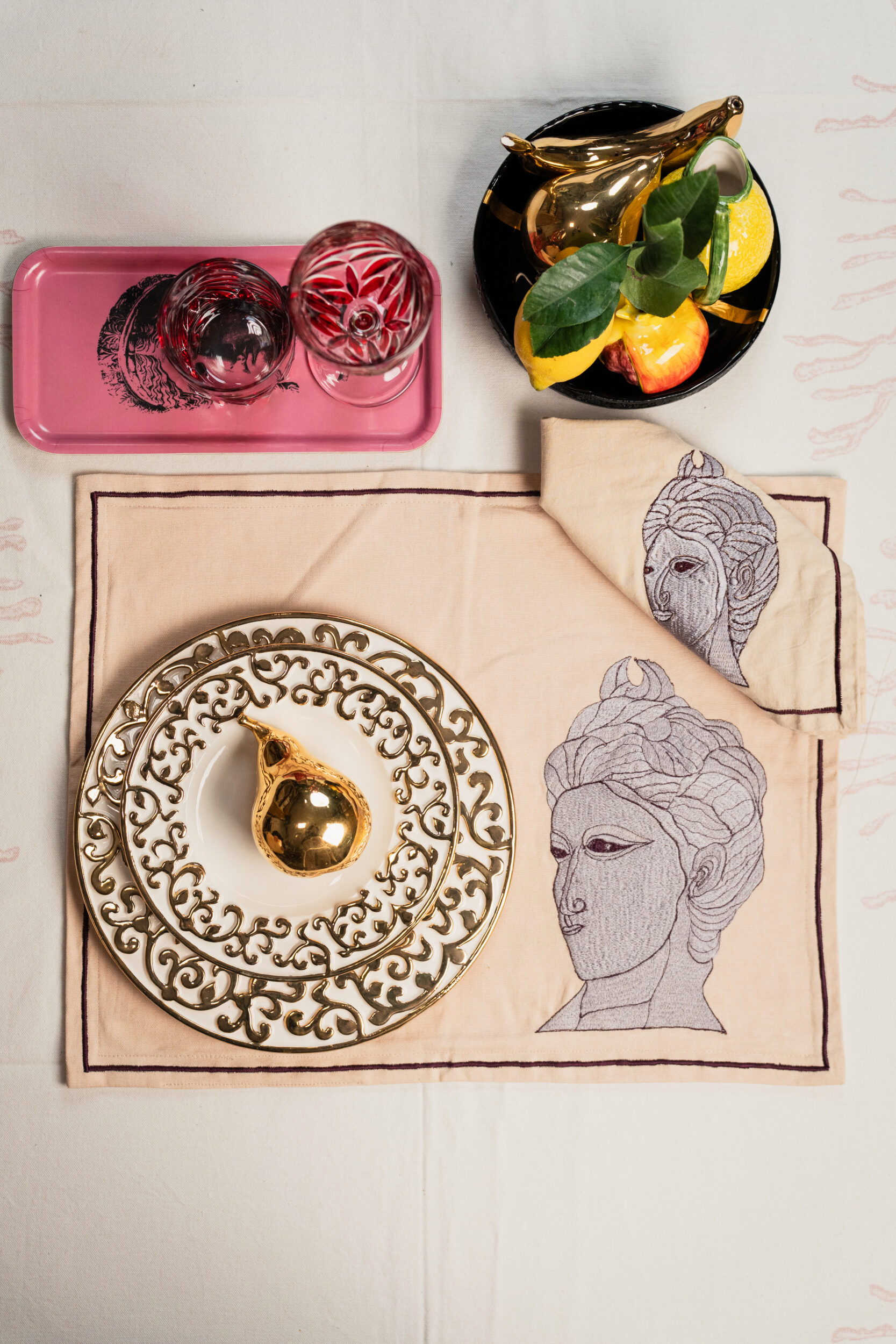 les-ottomans-busto-romano-platzset-mit-serviette-aus-baumwolle image 2