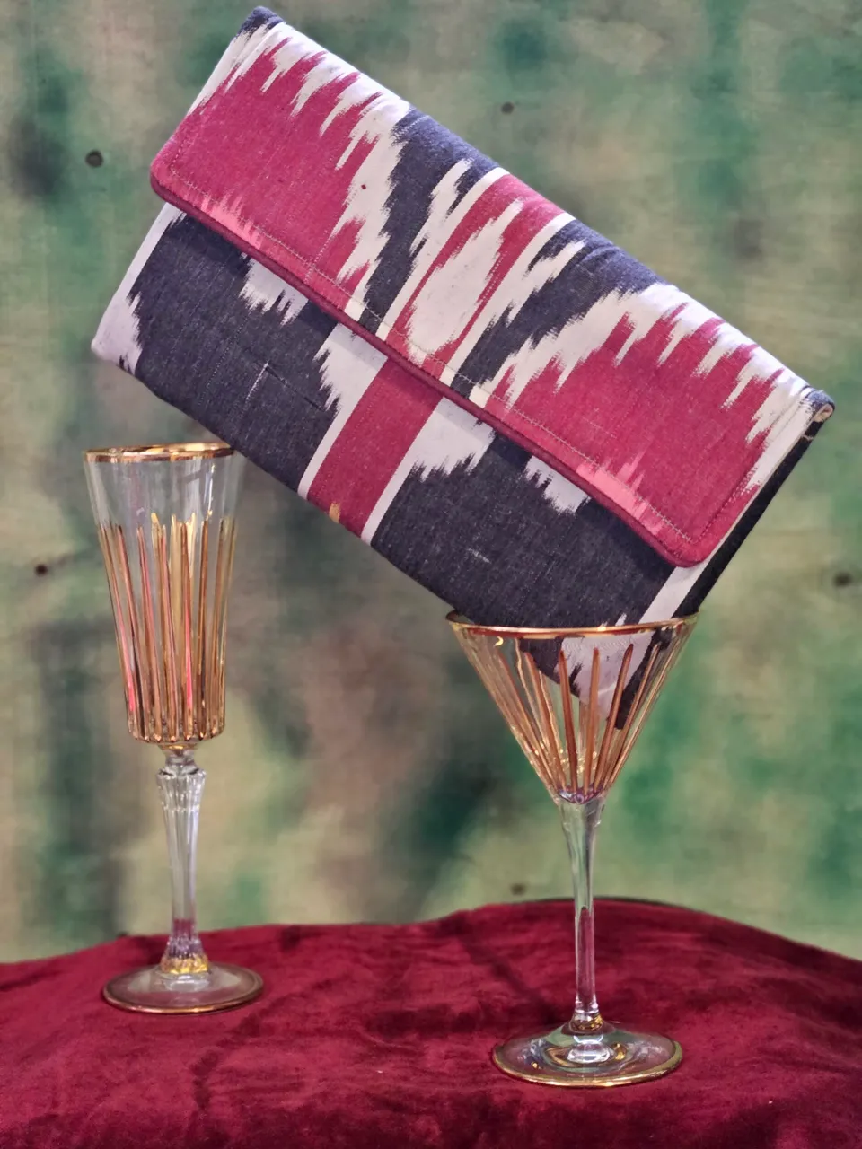 les-ottomans-pochette-ikat-17-bestickte-clutch-tasche image 1