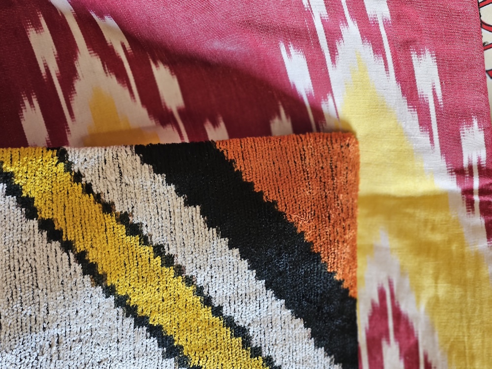 les-ottomans-kissenbezug-aus-seidensamt-ikat-wendeseite image 4