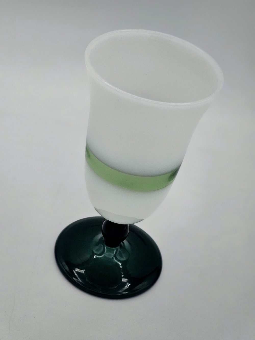 les-ottomans-trinkglas-mit-gr-nen-streifen-formglas image 3