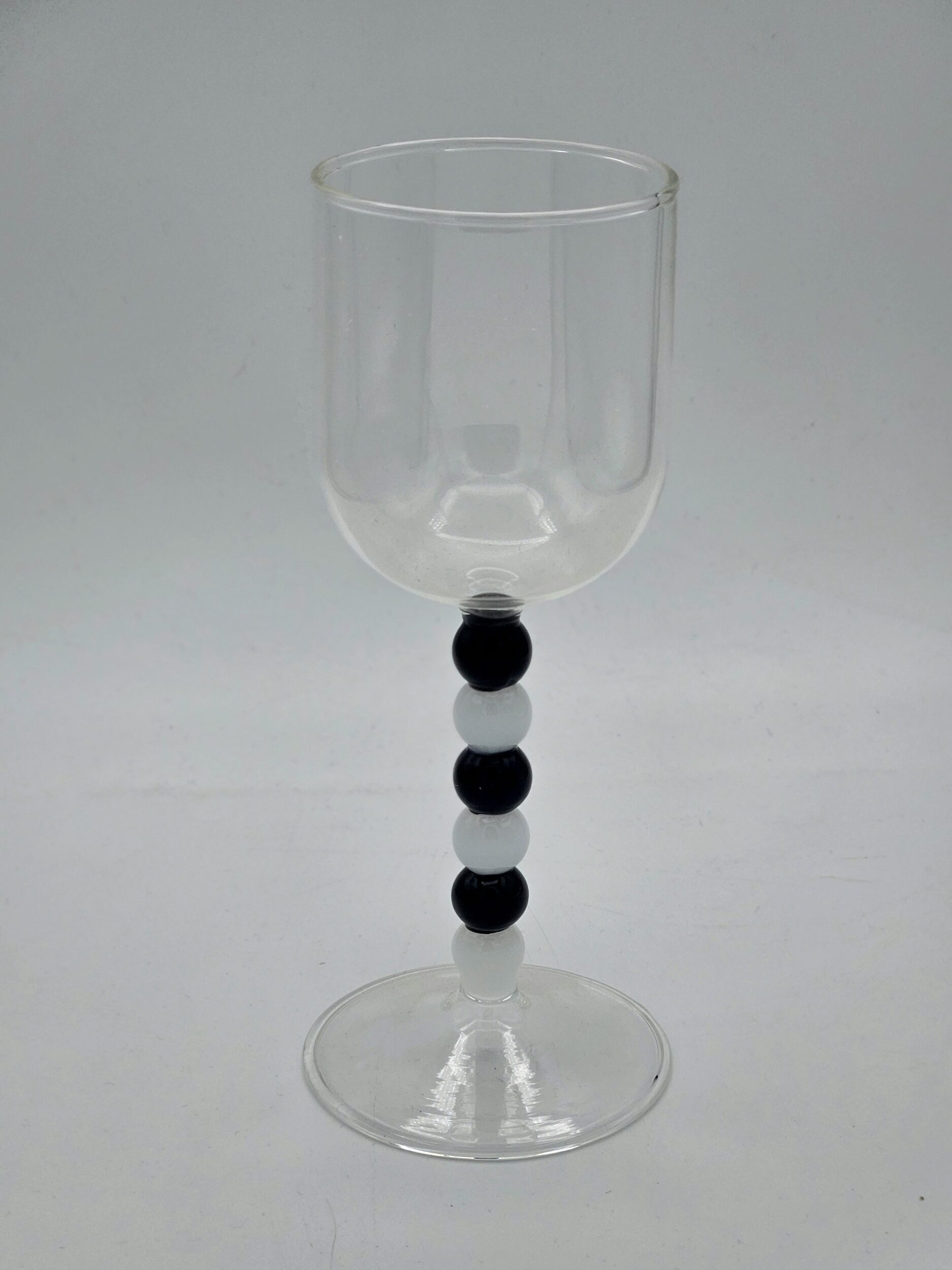 les-ottomans-weinkelch-hoch-mit-perlen-dunkelblau-glas image 2