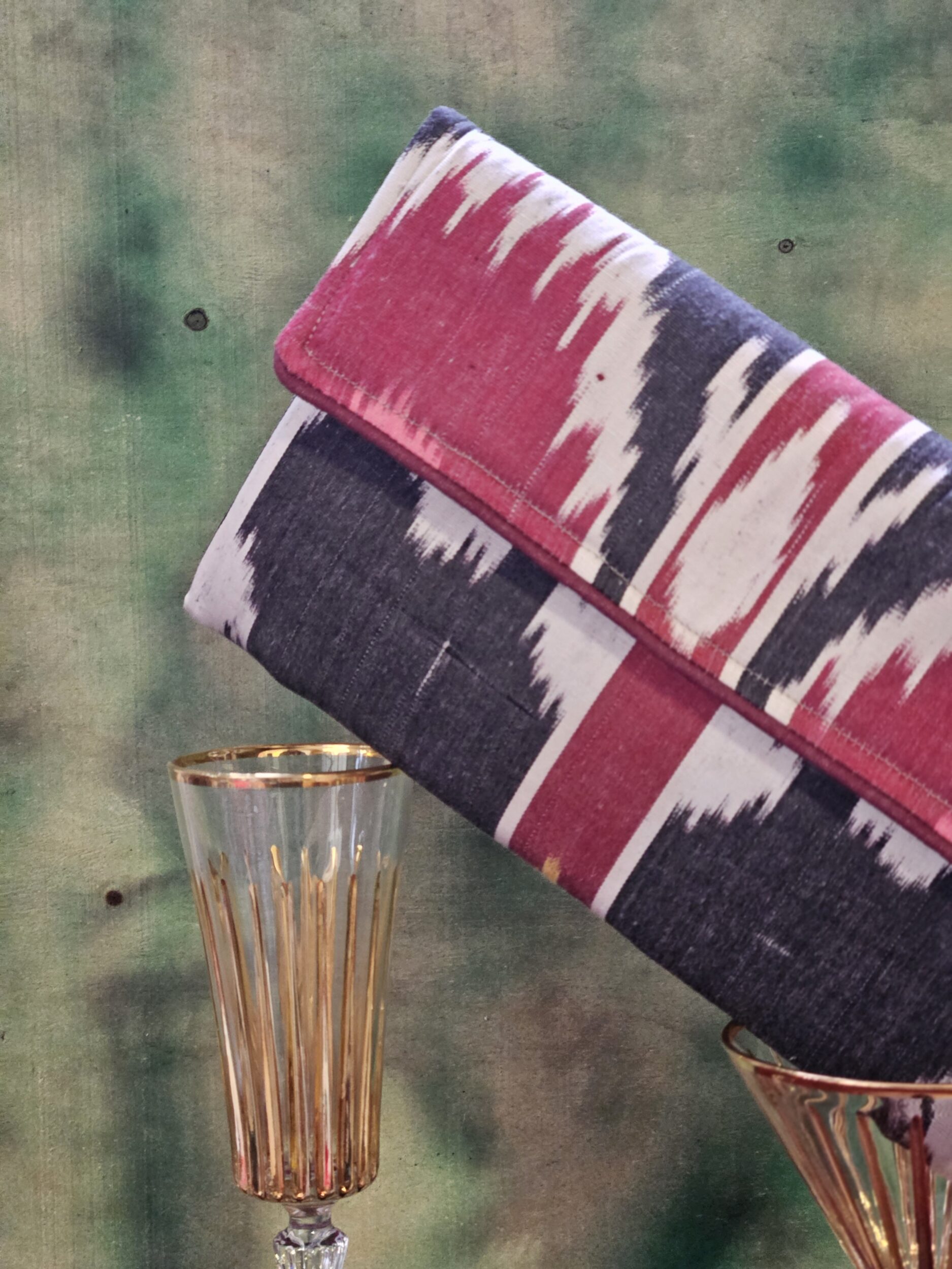 les-ottomans-pochette-ikat-17-bestickte-clutch-tasche image 2