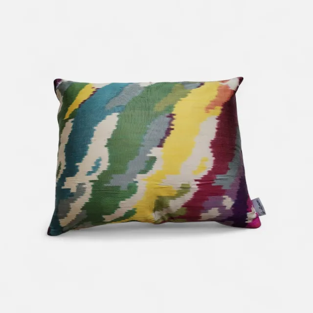 les-ottomans-kissenbezug-aus-ikat-seide-3 image 1