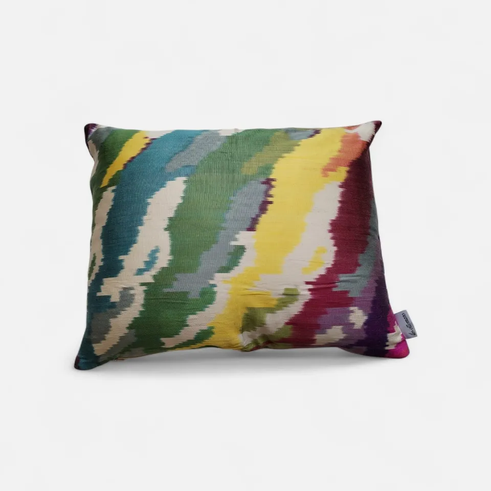 les-ottomans-kissenbezug-aus-ikat-seide-3 image 1
