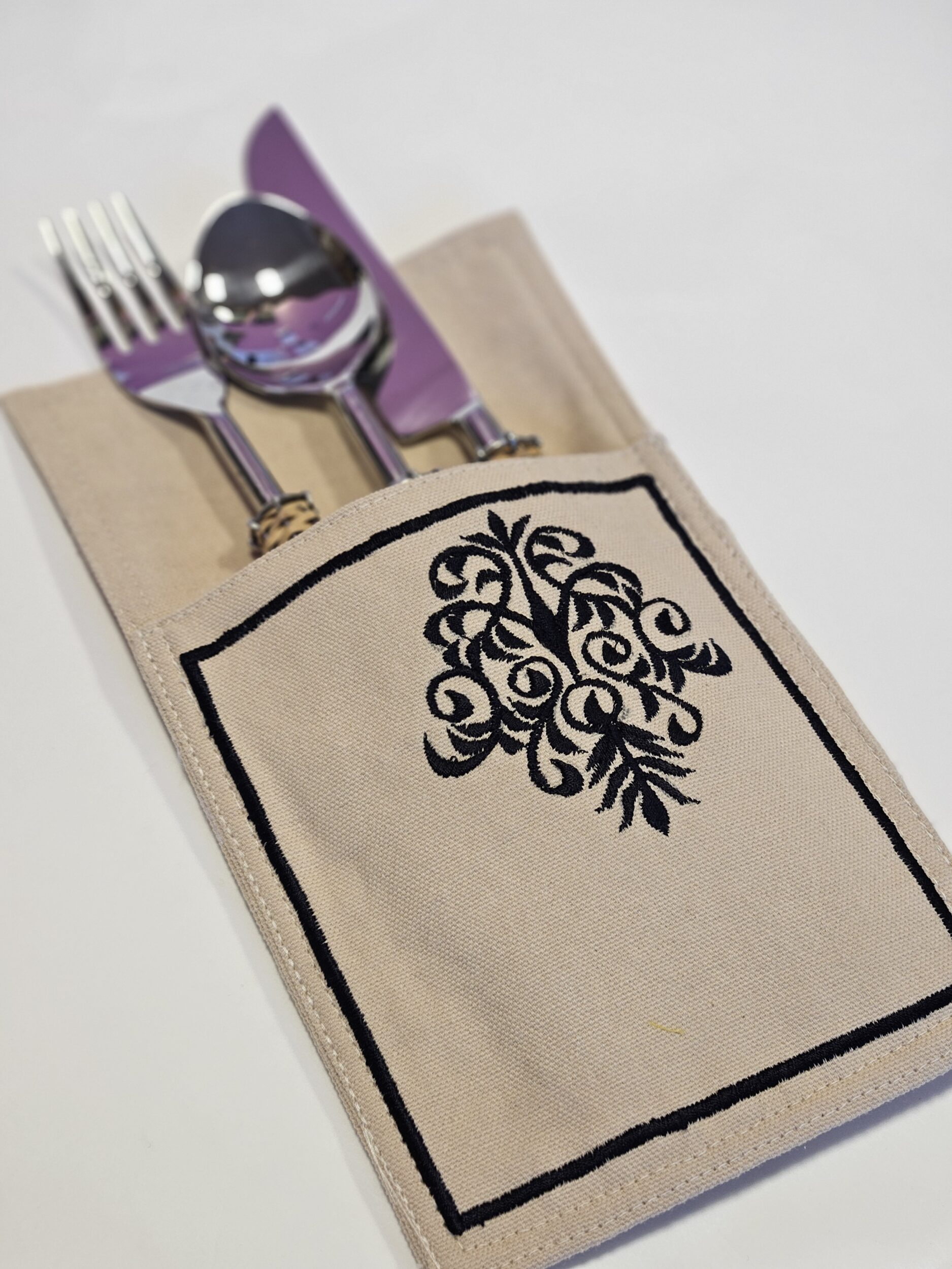 les-ottomans-bestecktasche-pochette-handbestickt-aus-baumwolle-f-r-besteck-servi image 2