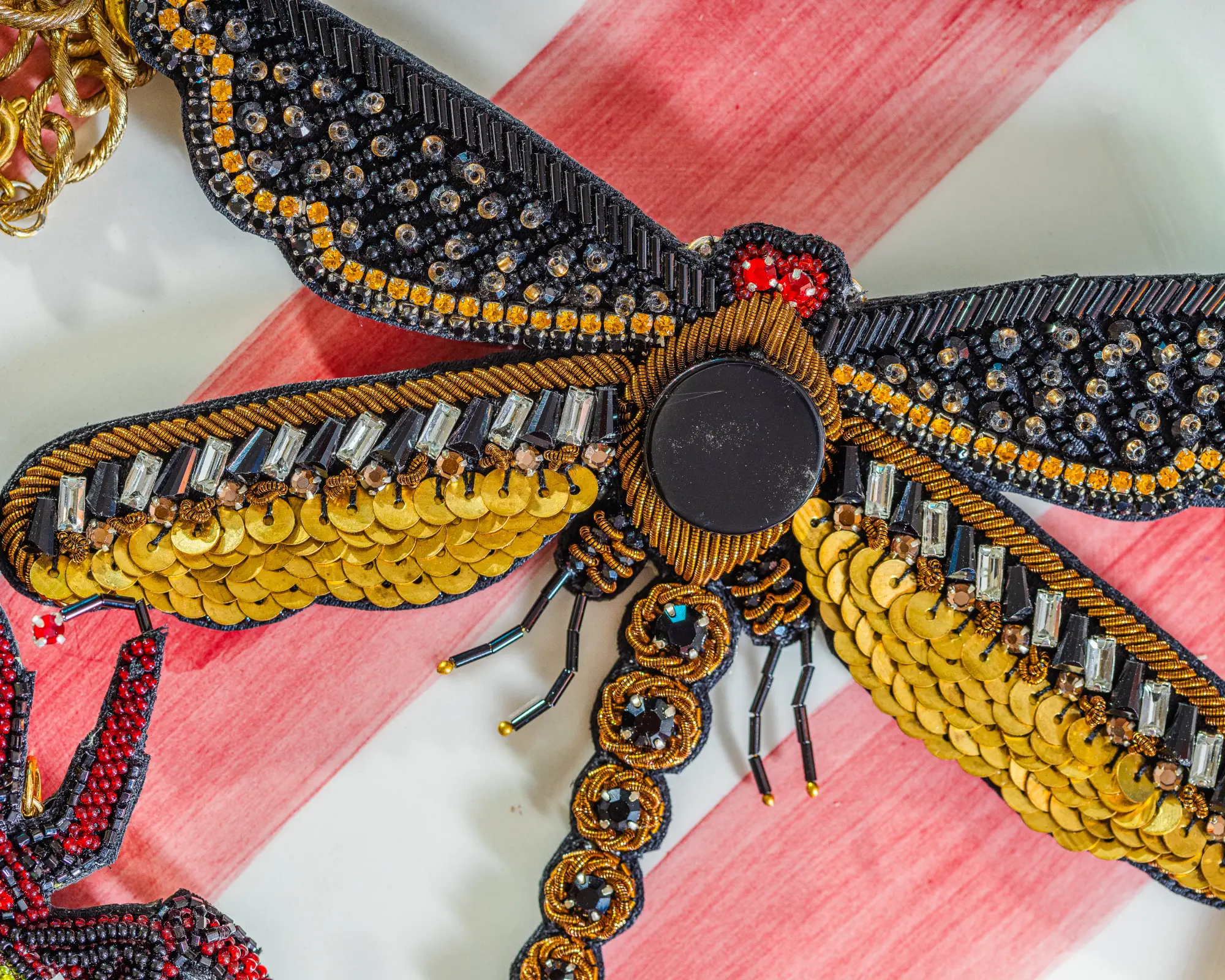 les-ottomans-dragonfly-handgestickte-brosche-mit-abnehmbarer-kette image 2