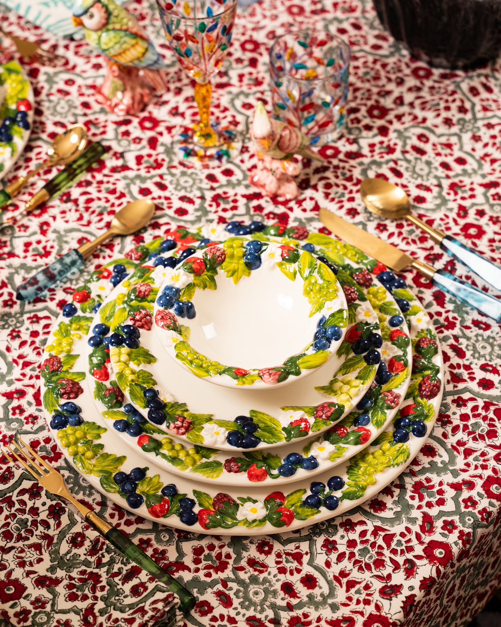 les-ottomans-berries-dessertteller-aus-keramik-handbemalt image 2