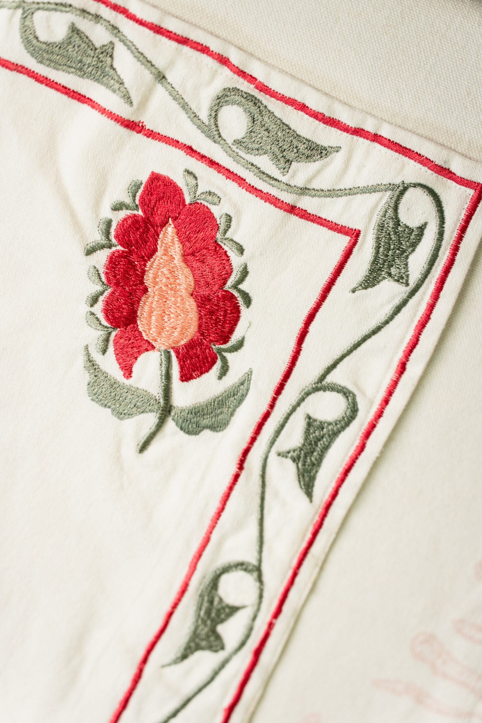 les-ottomans-rose-platzset-serviette-baumwolle-bestickt image 3
