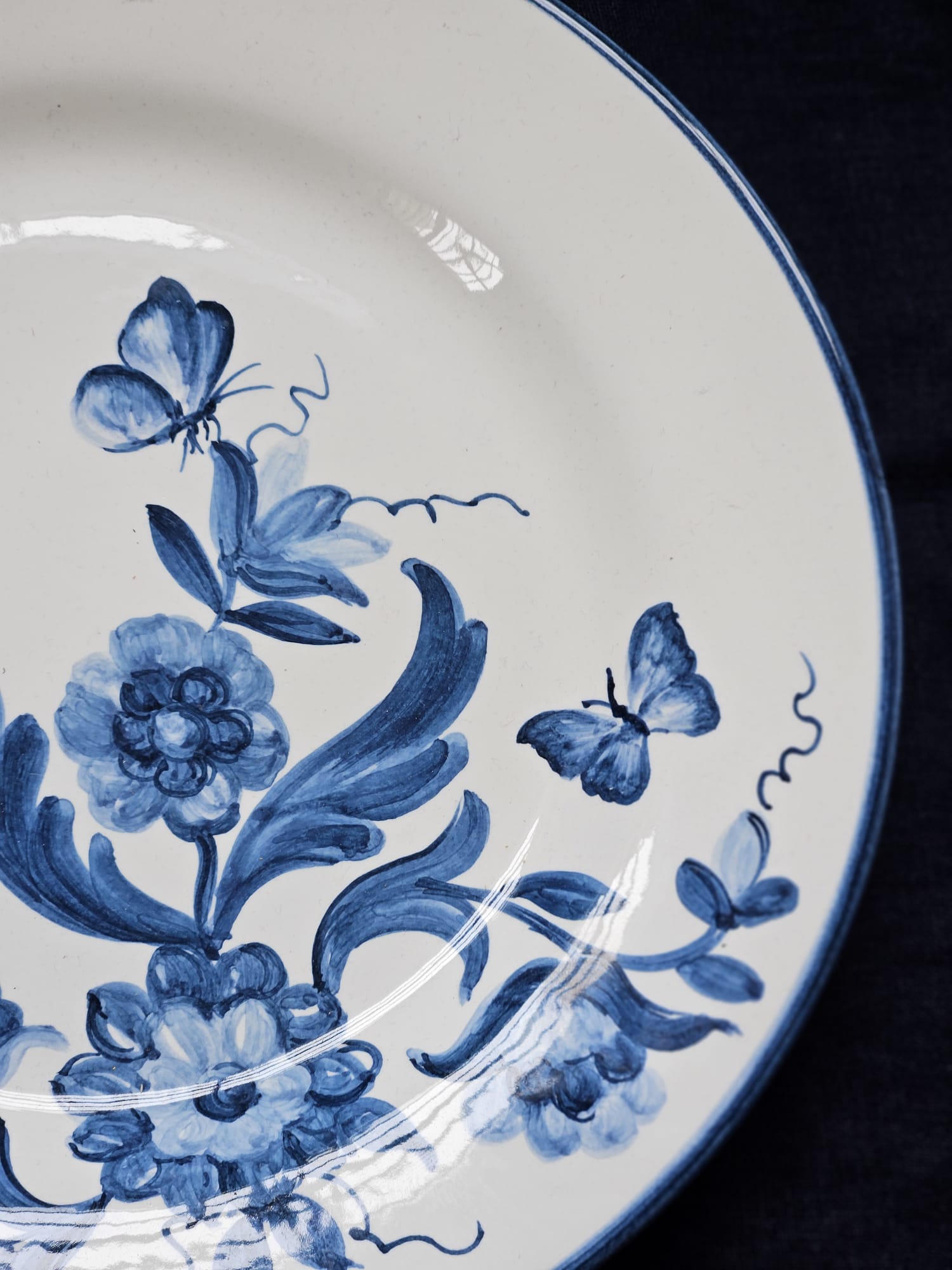 les-ottomans-farfalla-essteller-keramik-handbemalt-mit-schmetterling image 3