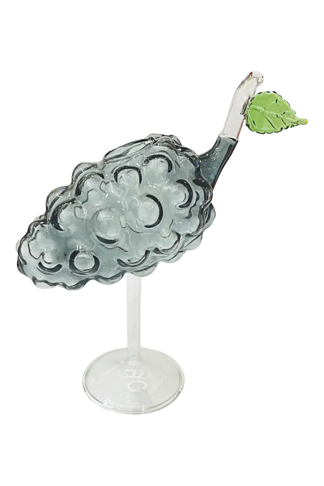 les-ottomans-cocktailglas-uva-skulptiertes-glas-mit-trauben-design image 1
