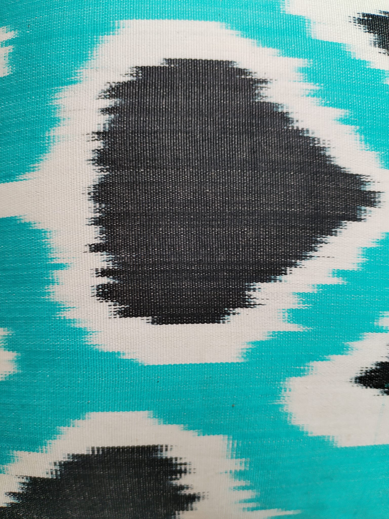 les-ottomans-ikat-kissenbezug-aus-seide-double-face image 2