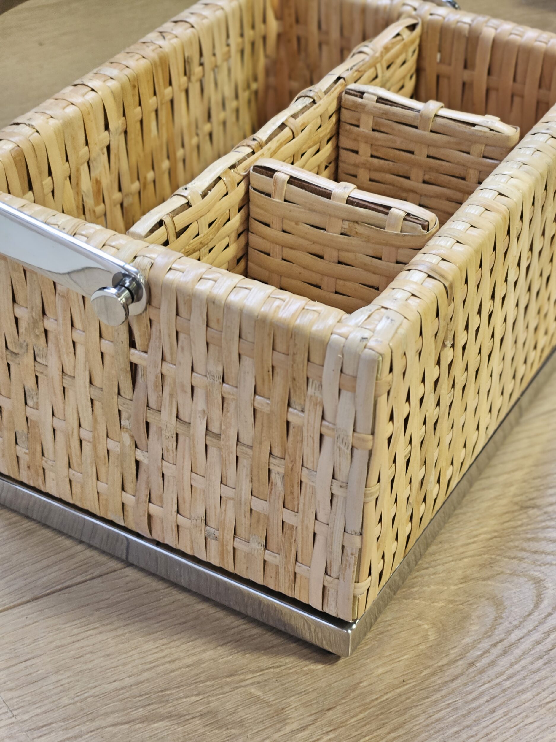 les-ottomans-portaposate-besteckhalter-aus-rattan image 2