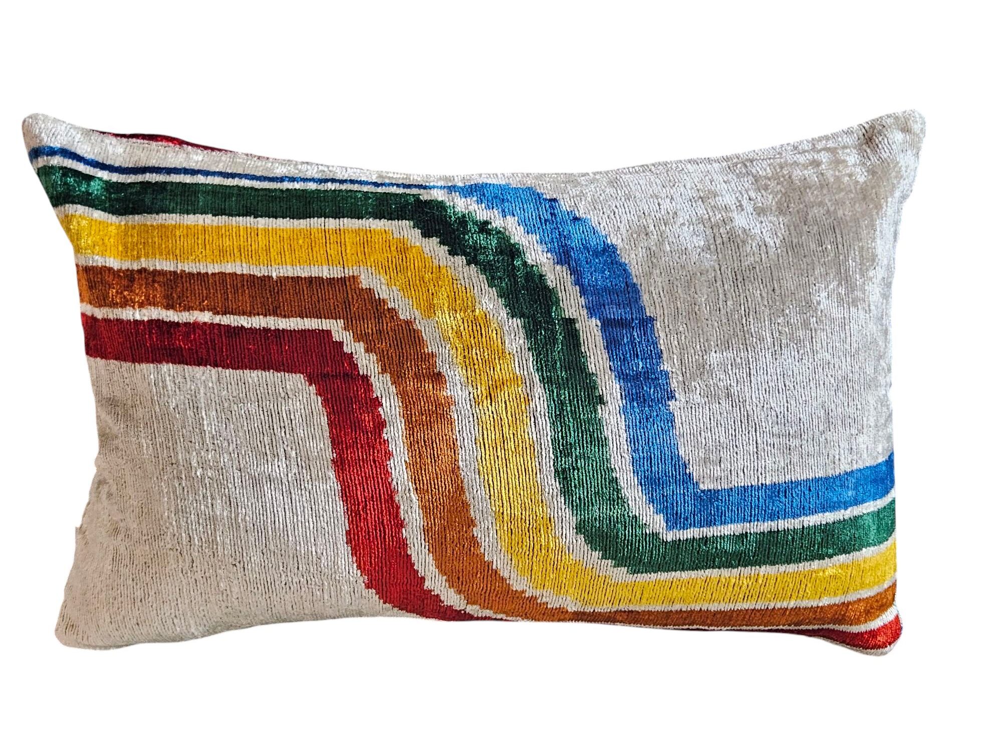les-ottomans-rainbow-kissenbezug-seidensamt-doppelseitig image 1