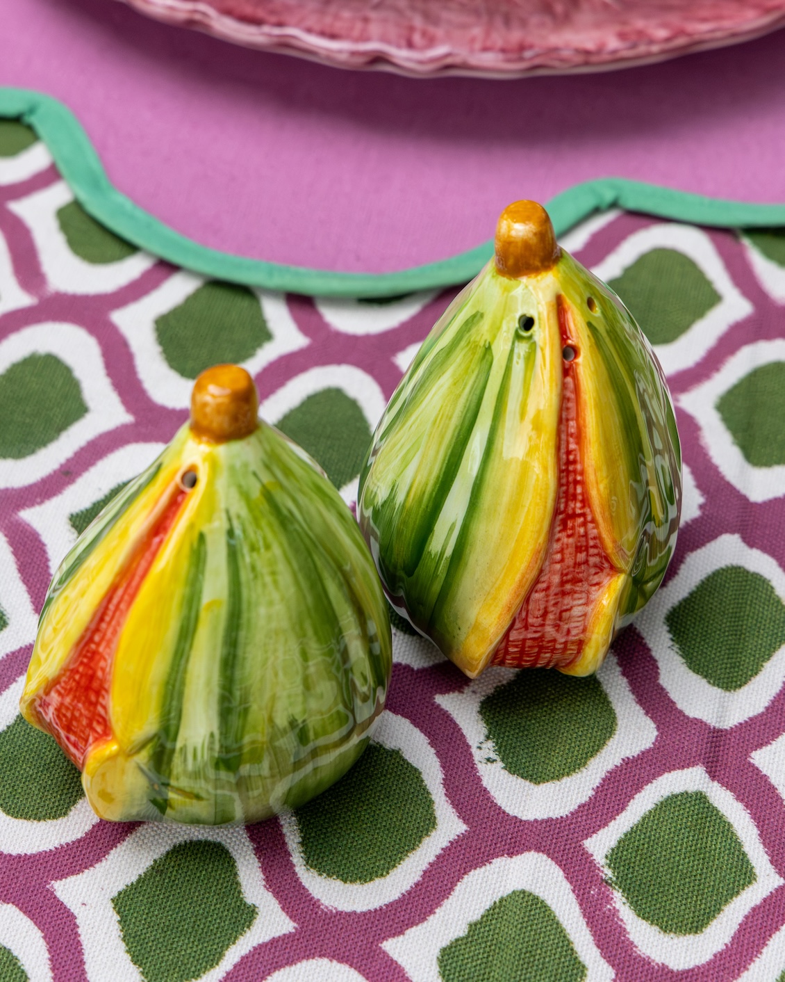 les-ottomans-figues-salz-und-pfeffer-set-aus-handbemalter-keramik image 3