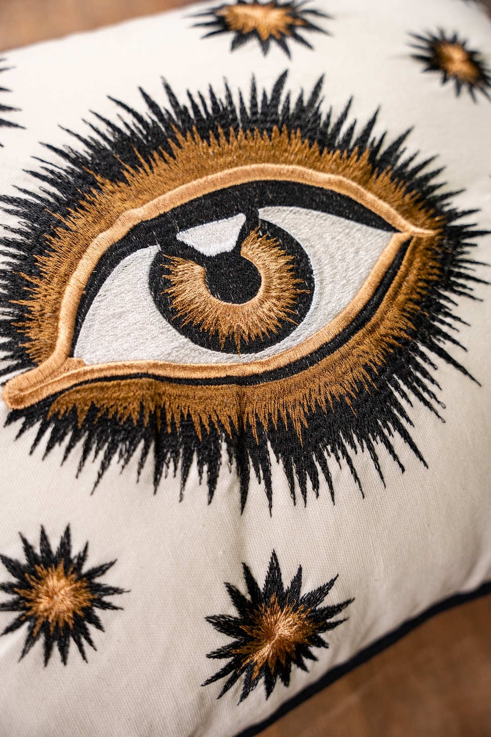 les-ottomans-eycb01-kissenbezug-baumwolle-wei-mit-auge-stickerei image 3