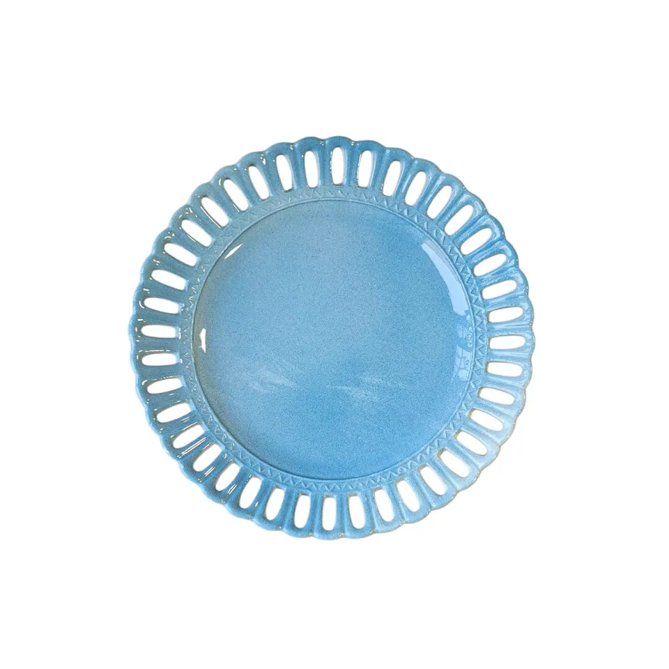 les-ottomans-lace01-teller-aus-handbemalter-keramik-mit-spitzenrand image 1