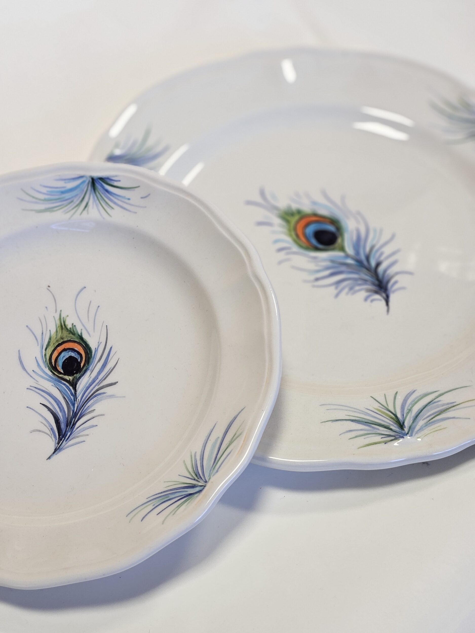 les-ottomans-peacock-teller-set-aus-handbemalter-keramik image 3