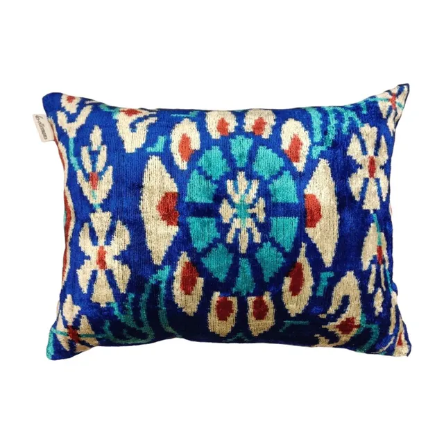 les-ottomans-kissenbezug-seiden-samt-ikat image 1