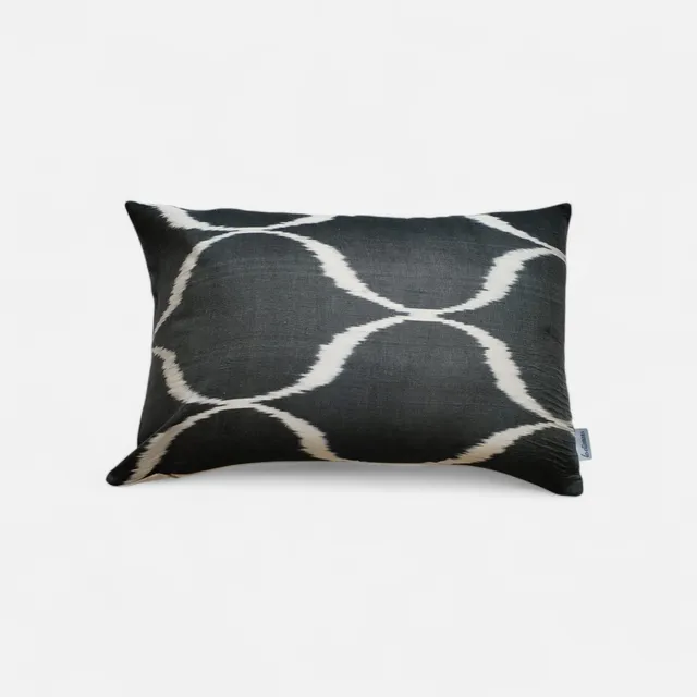 les-ottomans-ikat-kissenbezug-aus-seide-4 image 1
