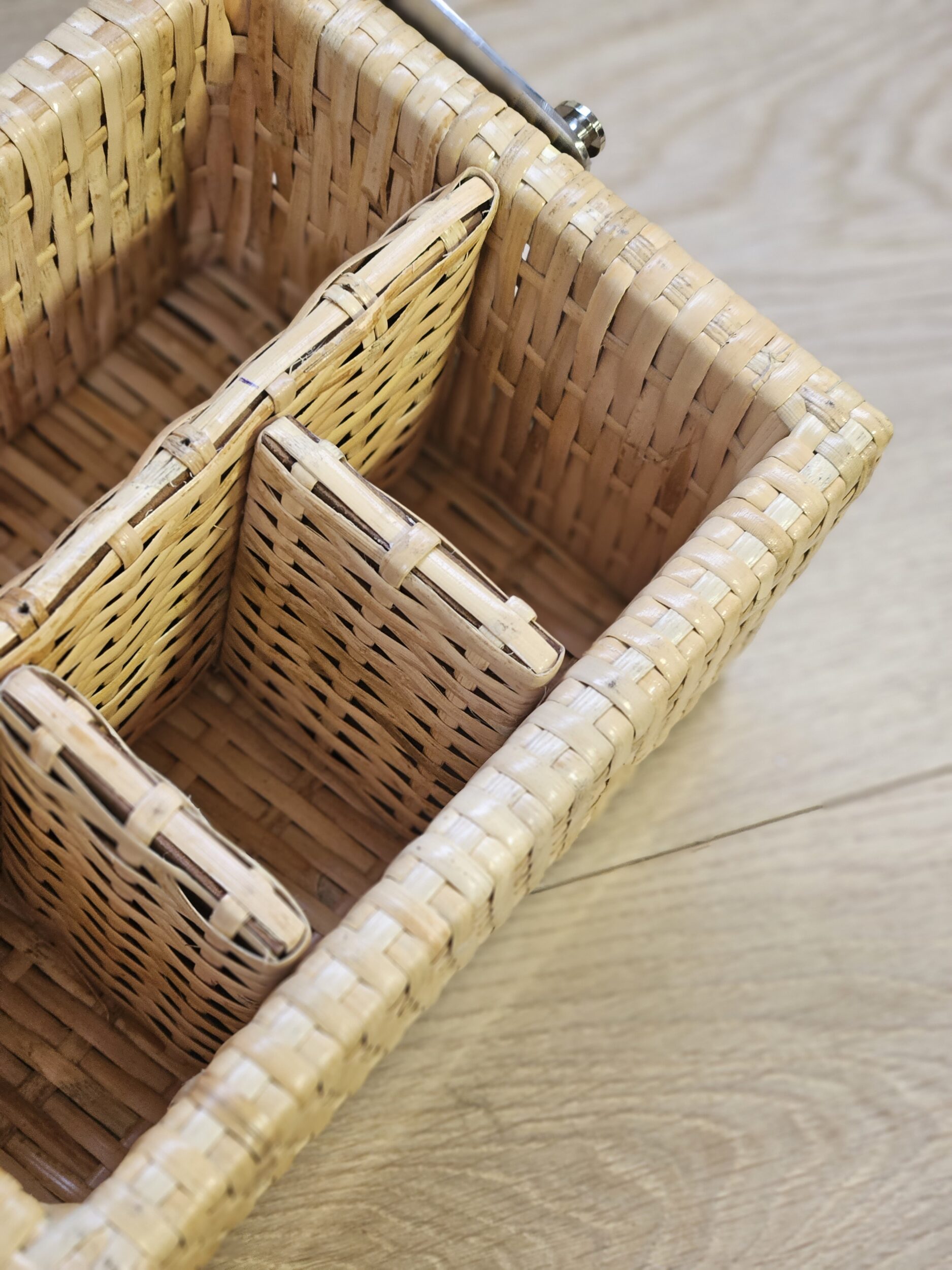 les-ottomans-portaposate-besteckhalter-aus-rattan image 3