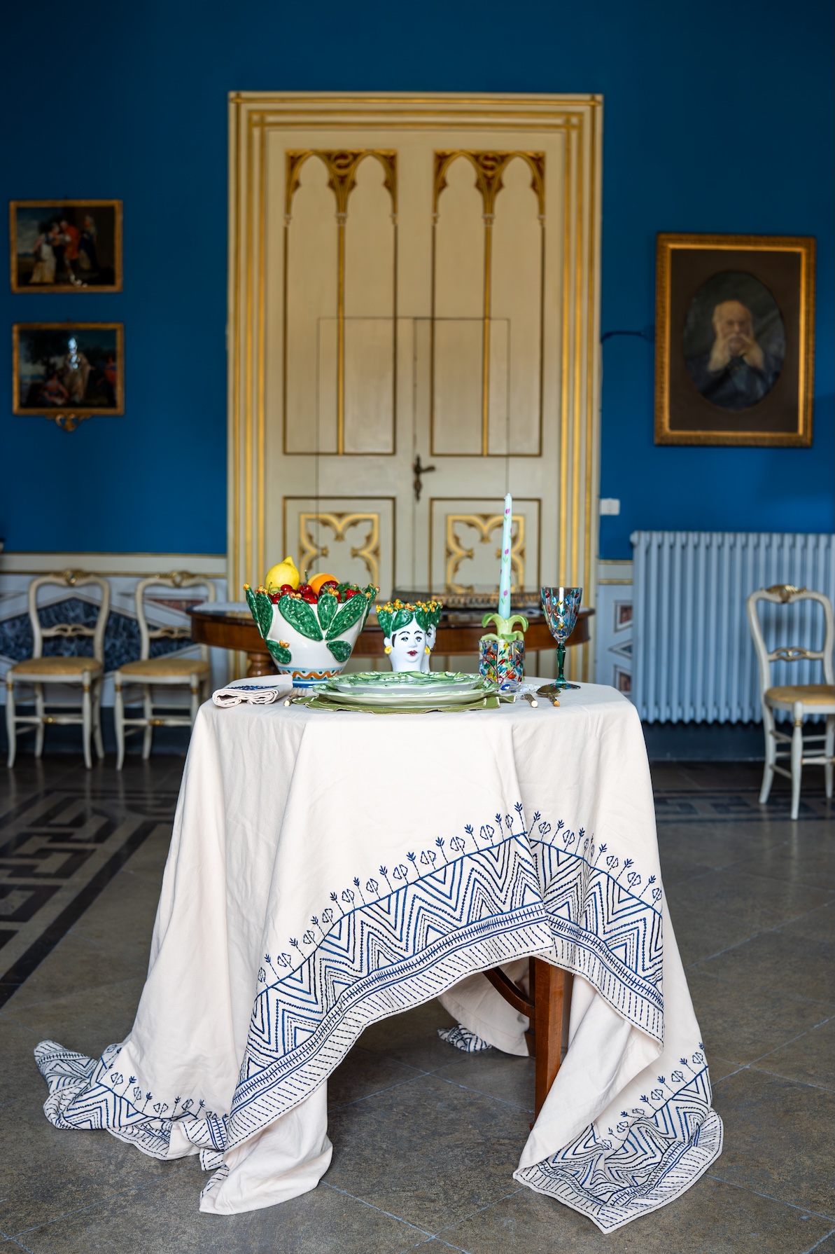 les-ottomans-ebt22-tischdecke-baumwolle-bestickt-ikat image 2