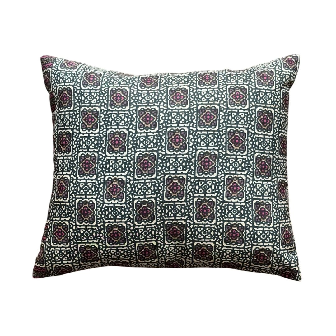 les-ottomans-ikat-kissenbezug-aus-baumwolle-bedruckt image 1