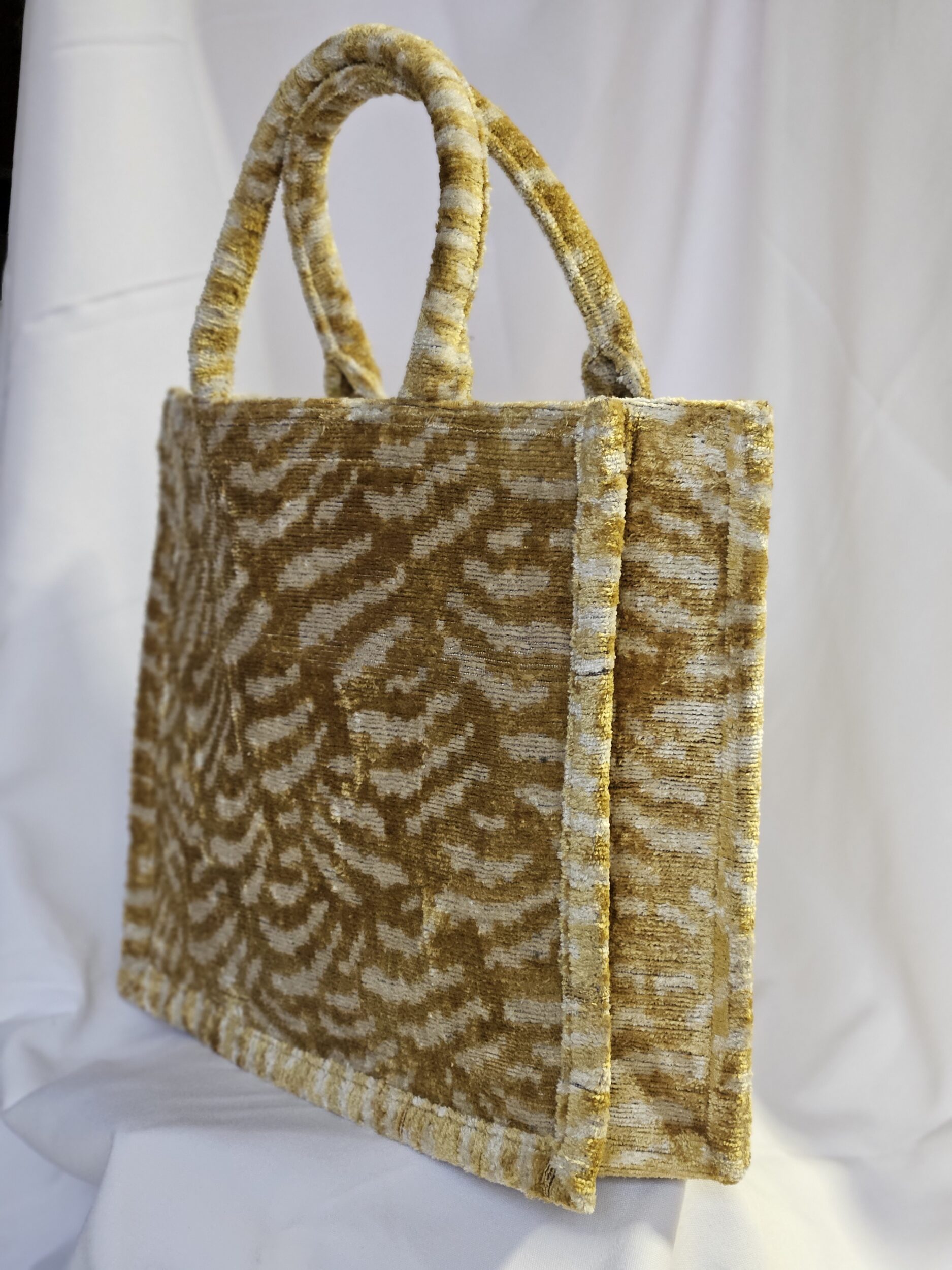 les-ottomans-tote-grande-08-seiden-samt-ikat image 3