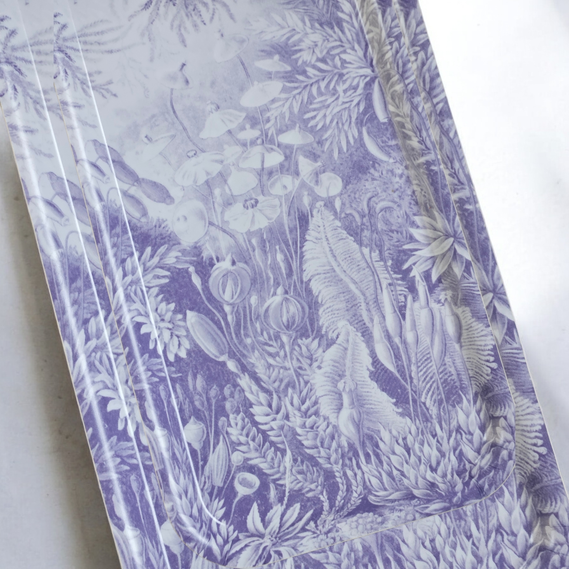les-ottomans-jungle-viola-tablett-aus-holz-tropen-design image 3
