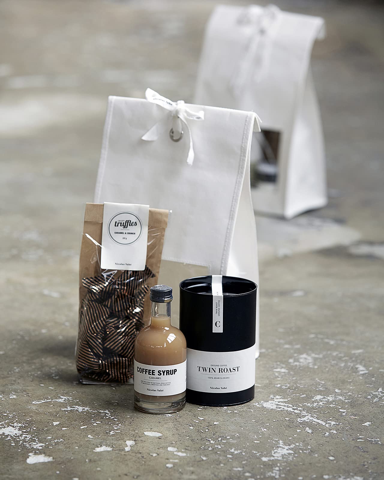 nicolas-vah-geschenkset-kaffee-twin-roasted-kaffee-tr-ffel-karamell-sirup image 3