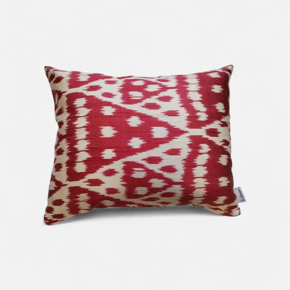 les-ottomans-federa-ikat-seiden-kissenbezug-unikat image 1