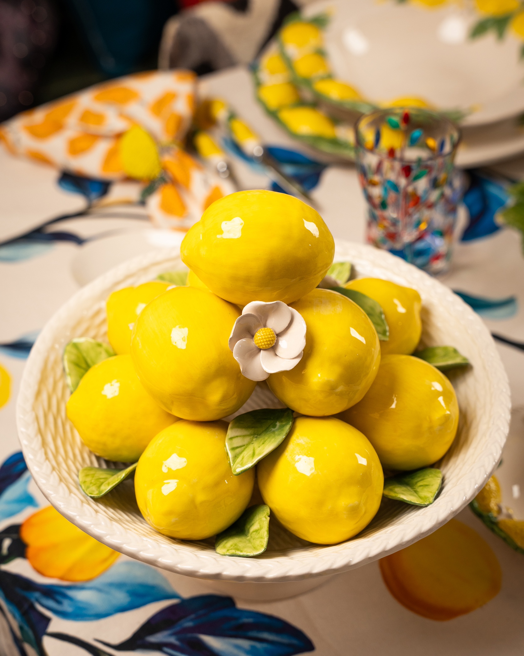 les-ottomans-lemon-collection-centerpiece-handbemalte-keramik image 2